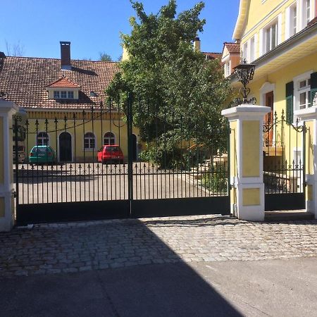 Ferienwohnung Im Gruenen Auf Idyllisch Gelegenen Gutshof Und Doch So Zentral Waldshut-Tiengen Exteriör bild