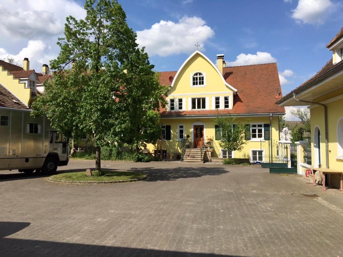 Ferienwohnung Im Gruenen Auf Idyllisch Gelegenen Gutshof Und Doch So Zentral Waldshut-Tiengen Exteriör bild